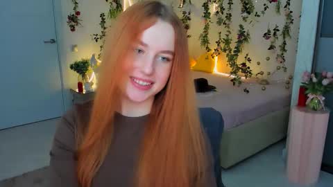 Snapshot of airysilhouette chatting on 02-03-26, 06:40 Louise online show from 02-03-26, 06:40