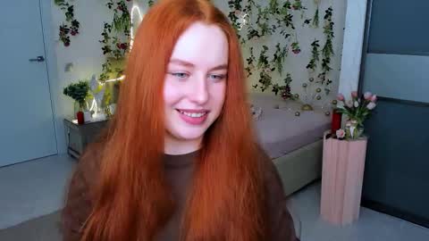 Snapshot of airysilhouette chatting on 02-12-26, 10:10 Louise online show from 02-12-26, 10:10