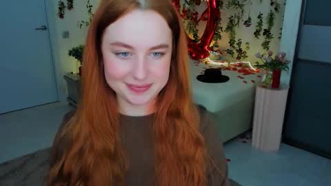 Snapshot of airysilhouette chatting on 03-08-26, 02:04 Louise online show from 03-08-26, 02:04