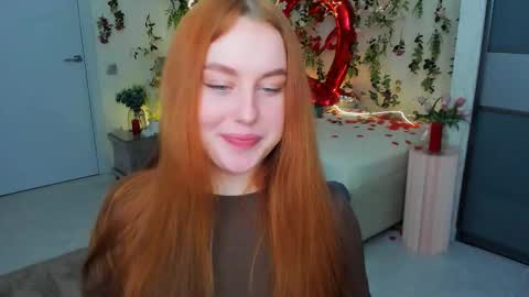 Snapshot of airysilhouette chatting on 03-10-26, 10:20 Louise online show from 03-10-26, 10:20