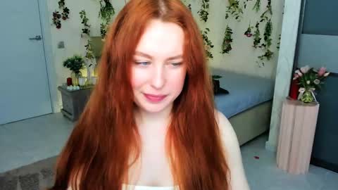 Louise online show from 05-05-26, 04:09