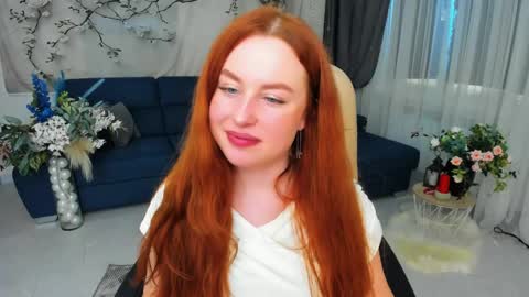 Snapshot of airysilhouette chatting on 06-08-26, 04:07 Louise online show from 06-08-26, 04:07