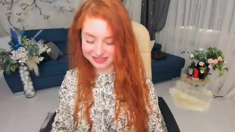 Snapshot of airysilhouette chatting on 06-10-26, 04:17 Louise online show from 06-10-26, 04:17