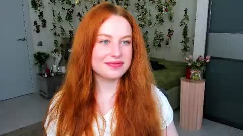 Snapshot of airysilhouette chatting on 06-23-26, 10:02 Louise online show from 06-23-26, 10:02