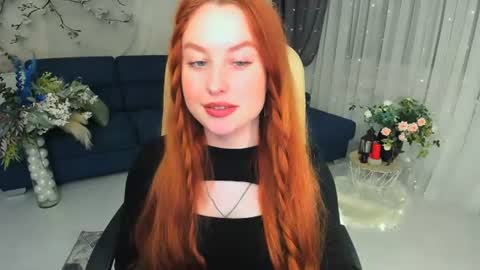 Snapshot of airysilhouette chatting on 06-28-26, 07:42 Louise online show from 06-28-26, 07:42