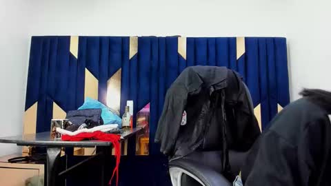 Aisha online show from 11-20-25, 04:01