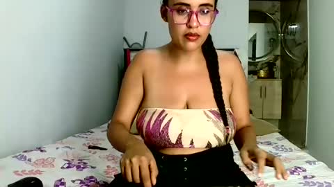 Snapshot of aisha_koswell3 chatting on 07-19-26, 05:22 aisha koswell3 online show from 07-19-26, 05:22
