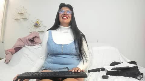 Snapshot of aisha_latina chatting on 02-18-26, 02:57 Katie online show from 02-18-26, 02:57