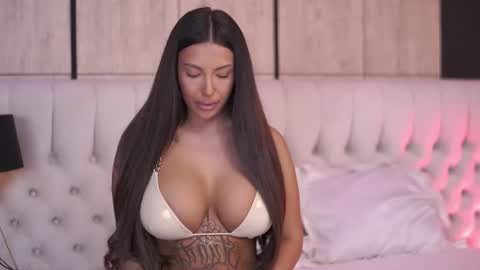 Snapshot of aishaadevoe chatting on 07-31-26, 07:35 Maddy online show from 07-31-26, 07:35