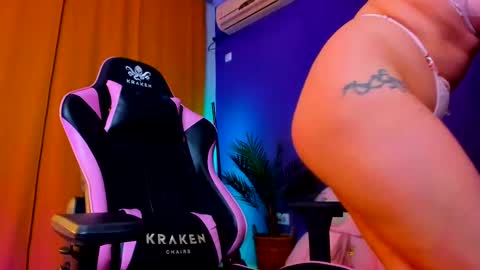 Snapshot of aishaaya chatting on 02-13-25, 04:50 Lora online show from 02-13-25, 04:50