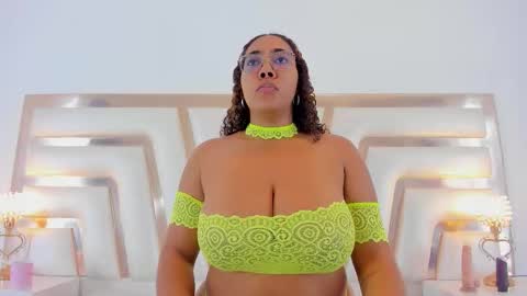 Snapshot of aisharodgers00 chatting on 11-24-25, 08:52 Aisha Rodgers online show from 11-24-25, 08:52