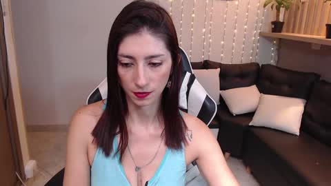 Snapshot of aitana_ag chatting on 01-03-25, 03:44 Aitana online show from 01-03-25, 03:44