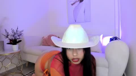 Snapshot of aitana_gluck chatting on 07-06-26, 05:04 Aitana online show from 07-06-26, 05:04