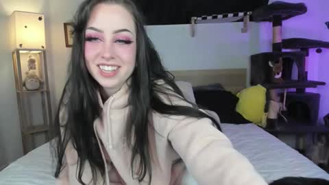 Snapshot of aivie chatting on 11-16-25, 07:14 Aivie Pink online show from 11-16-25, 07:14