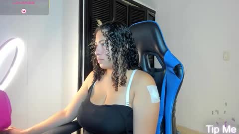 Snapshot of aixa_15 chatting on 09-20-25, 11:33 Aixa Burgos online show from 09-20-25, 11:33