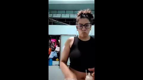 Snapshot of aixa_15 chatting on 12-18-25, 09:37 Aixa Burgos online show from 12-18-25, 09:37