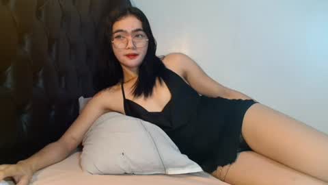 akamamiki25 online show from 06-17-26, 10:39
