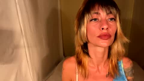 Snapshot of akashacum chatting on 10-03-25, 12:07 Akasha Cum online show from 10-03-25, 12:07
