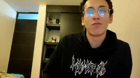 Snapshot of akilesbailo chatting on 02-02-25, 02:38 My love online show from 02-02-25, 02:38