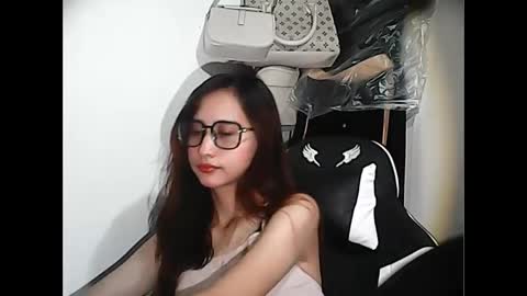 akira_z101 online show from 12-26-24, 11:43