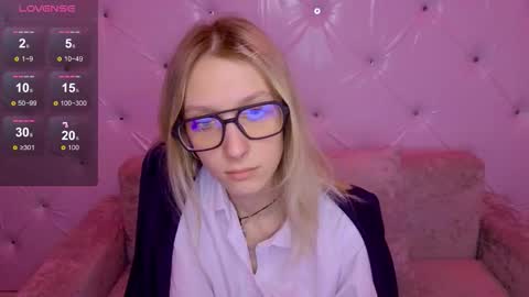 Snapshot of akiro_kim chatting on 03-10-26, 03:33 akiro_kim online show from 03-10-26, 03:33