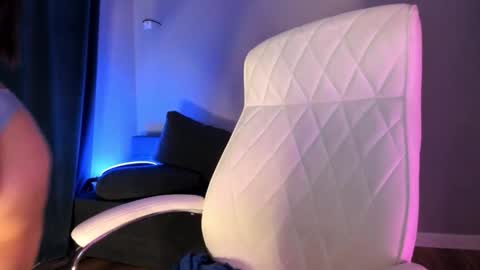 Akura is here 3 online show from 11-15-25, 02:31