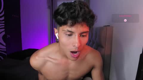 Snapshot of ala_ha_ chatting on 10-15-25, 10:32 Ander uwu online show from 10-15-25, 10:32