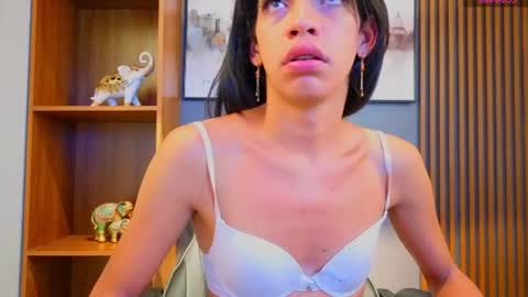 Snapshot of alahia__rodriguez chatting on 07-10-26, 10:51 Alahia Rodriguez online show from 07-10-26, 10:51