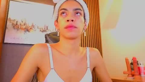 Snapshot of alahia__rodriguez chatting on 07-12-26, 12:29 Alahia Rodriguez online show from 07-12-26, 12:29