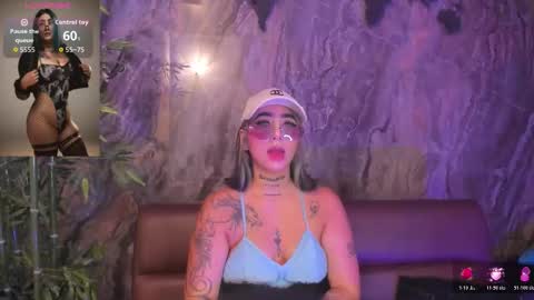 Snapshot of alahia_dangelo_ chatting on 10-22-25, 06:29 ALAHIA online show from 10-22-25, 06:29