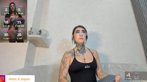 Snapshot of alahia_dangelo_ chatting on 06-07-26, 03:27 ALAHIA online show from 06-07-26, 03:27