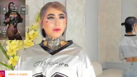 Snapshot of alahia_dangelo_ chatting on 06-11-26, 06:28 ALAHIA online show from 06-11-26, 06:28