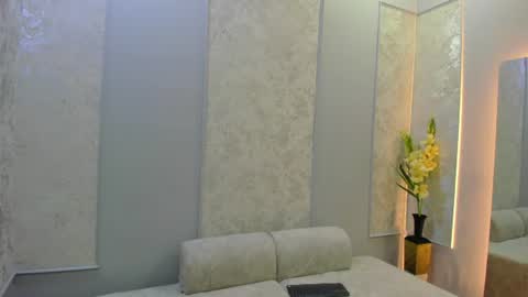 Snapshot of alahia_dangelo_ chatting on 07-23-26, 05:33 ALAHIA online show from 07-23-26, 05:33