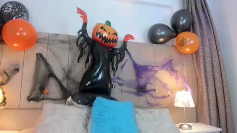 alahia_hank online show from 10-31-25, 07:04