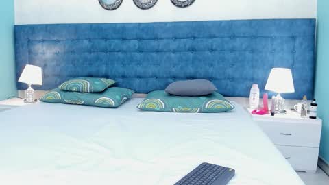 Alahiacardona online show from 11-08-25, 01:22