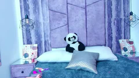 Snapshot of alahiaevansz chatting on 02-15-26, 03:03 AlahiaEvansz online show from 02-15-26, 03:03