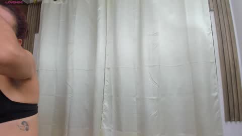 Snapshot of alahiaevansz chatting on 05-05-26, 03:03 AlahiaEvansz online show from 05-05-26, 03:03
