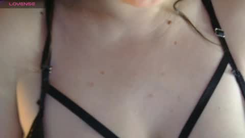 alaia_boobs online show from 04-25-26, 12:24