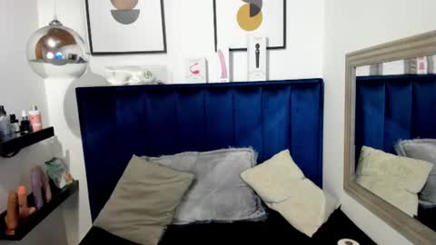 Snapshot of alaia_carter chatting on 07-09-26, 02:37 Alaia Carter online show from 07-09-26, 02:37