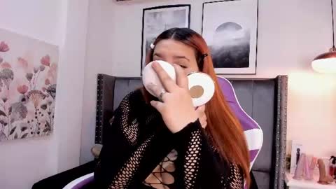 Snapshot of alaia_carter chatting on 07-26-26, 01:03 Alaia Carter online show from 07-26-26, 01:03