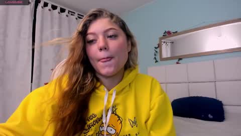 Snapshot of alaia_greyy chatting on 02-27-25, 01:28 Alaia online show from 02-27-25, 01:28