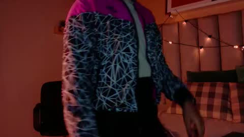  Alaia  online show from 11-21-25, 11:31