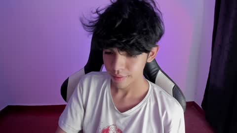 Snapshot of alan18n chatting on 12-03-24, 02:49 alan18n online show from 12-03-24, 02:49