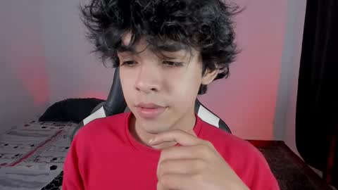 Snapshot of alan18n chatting on 11-20-25, 04:56 alan18n online show from 11-20-25, 04:56