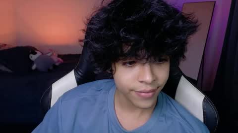 Snapshot of alan18n chatting on 04-12-26, 05:23 alan18n online show from 04-12-26, 05:23