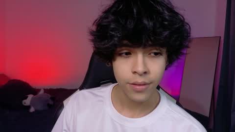 Snapshot of alan18n chatting on 04-18-26, 01:42 alan18n online show from 04-18-26, 01:42