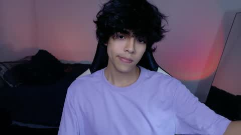 Snapshot of alan18n chatting on 05-19-26, 01:00 alan18n online show from 05-19-26, 01:00