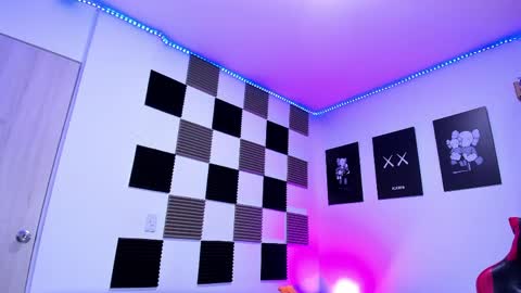 Alan Boy online show from 04-24-26, 01:19