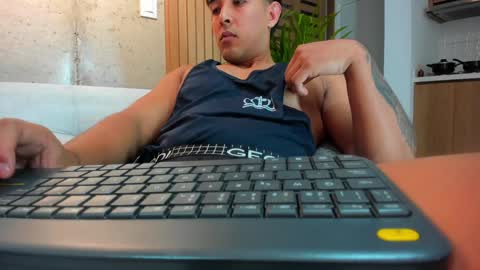 Snapshot of alan_greek_1 chatting on 12-04-24, 02:20 Alan greek online show from 12-04-24, 02:20