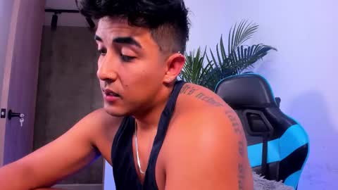 Snapshot of alan_greek_1 chatting on 12-17-25, 01:55 Alan greek online show from 12-17-25, 01:55